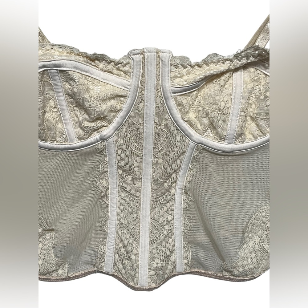Cream/Ivory Corset Top w/adjustable straps - Size M - Picture 3 of 9